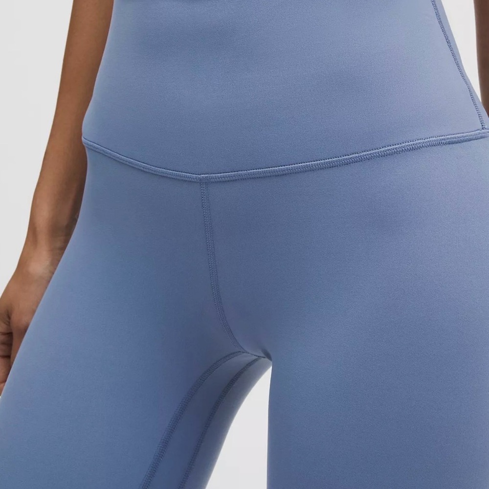 NWOT Lululemon Leggings in Washed Denim/ Light Blue size 20 - Picture 3 of 3